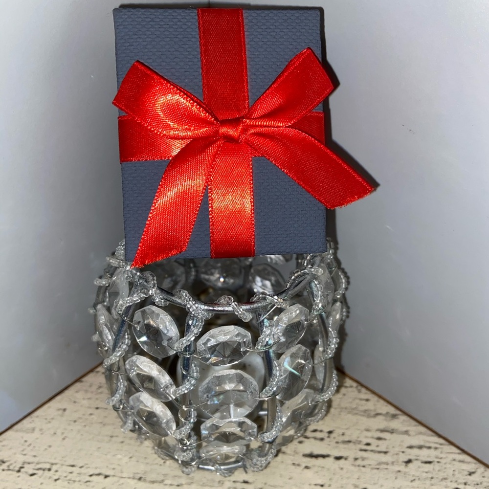 🆕1/10 CT. DIAMOND EARRINGS-GENUINE IN A BEAUTIFUL GIFT BOX. GREAT GIFT IDEA. - Picture 3 of 4